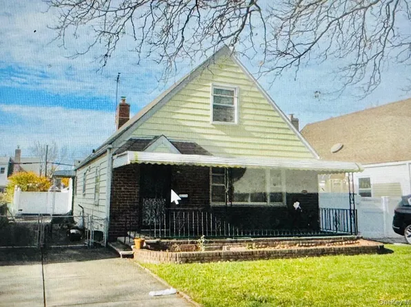 79-38 268th Street, Glen Oaks, NY 11004