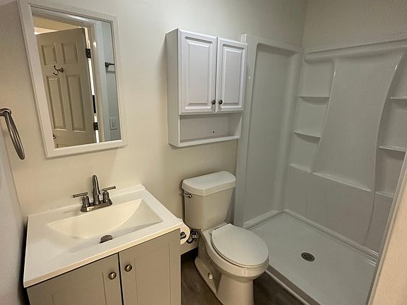 3rd image of 610 Lindsay St #610