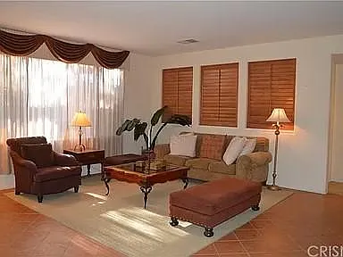 3 bed, 2970 sqft, $4,200 — Photo 4