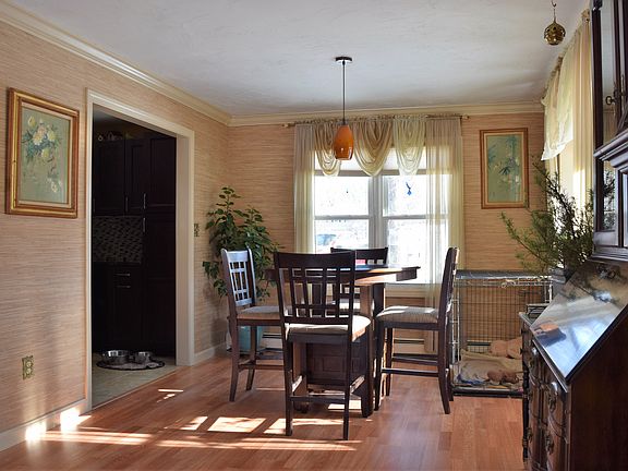 5th image of 15 Leland Way #A