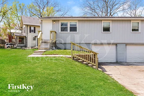 5042 N Bellaire Ave Photo 1