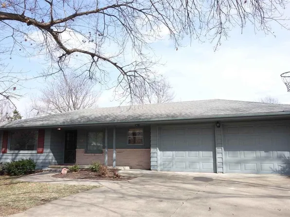 718 Elling Dr, Manhattan, KS 66502