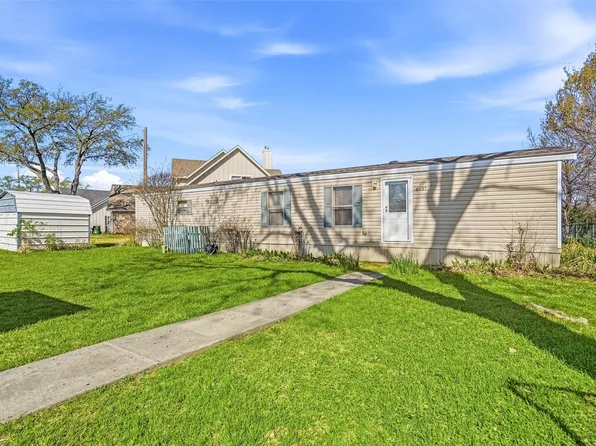 4037 Lands End Ct, Granbury, TX 76048