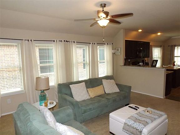 3rd image of 9133 Holliday Ln