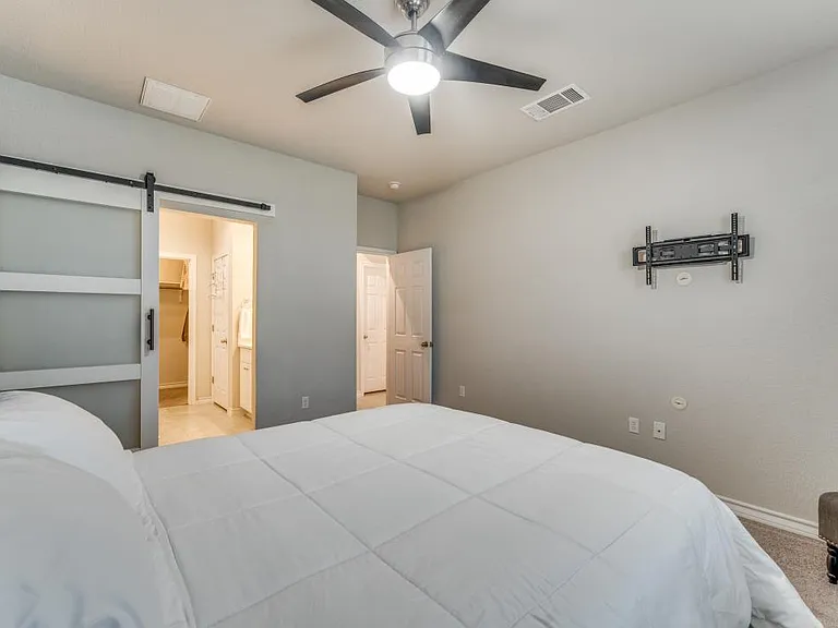 5921 Lehman Way — Photo 15