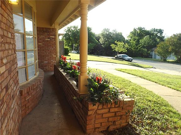 5th image of 1901 Yosemite Dr
