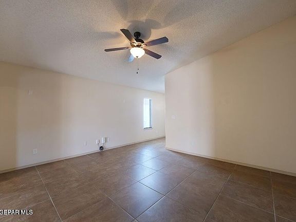 3rd image of 14327 E Cave Ave