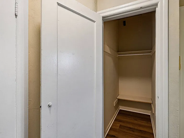 3909 Shafter Ave — Photo 14