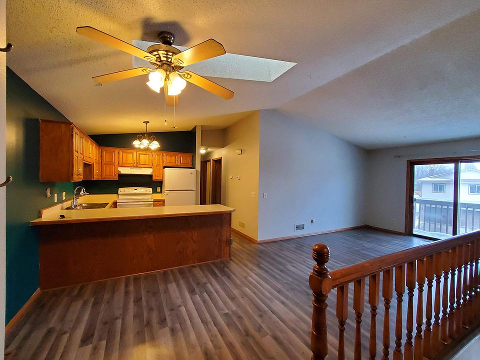 1st image of 11179 Edgewood Cir N