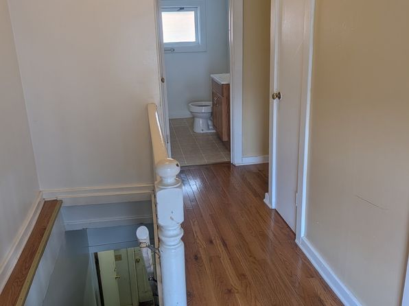 128 Main St