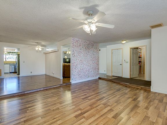 3rd image of 6621 S Marilyn Ann Dr