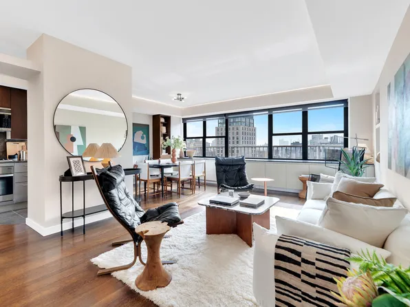 7 East 14th Street image 1 of 7