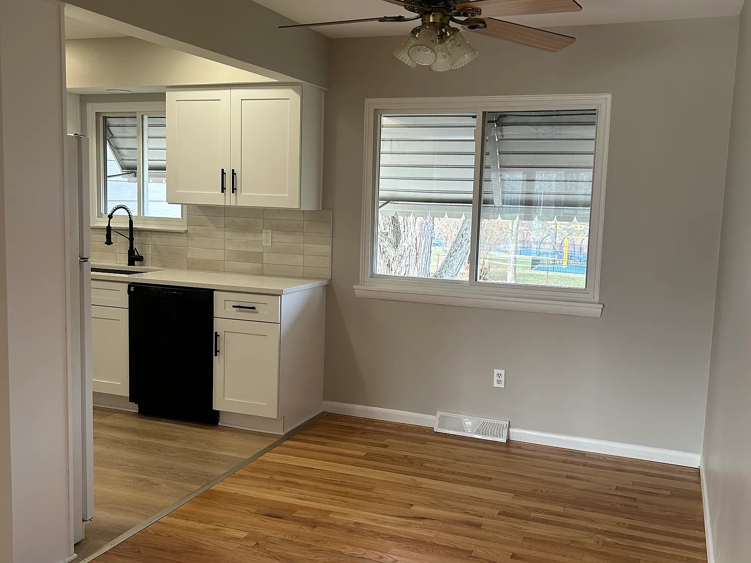 3 bed, 1.5 bath, 1630 sqft, $2,200 — Photo 3