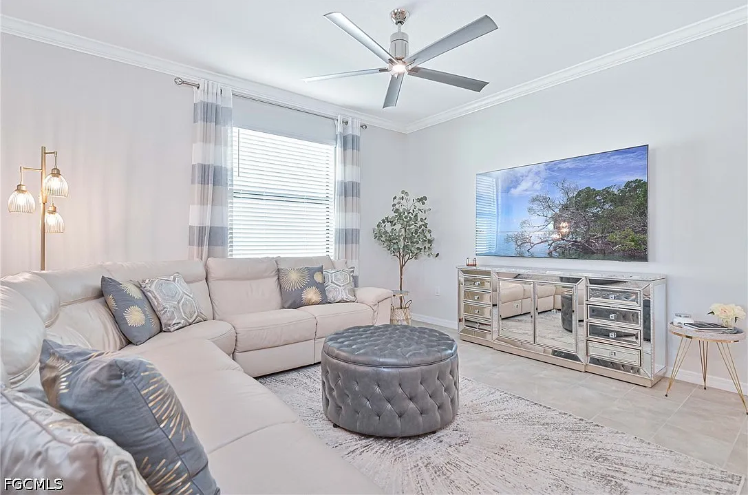 3 bed, 3.0 bath, 2032 sqft, $9,250 — Photo 4