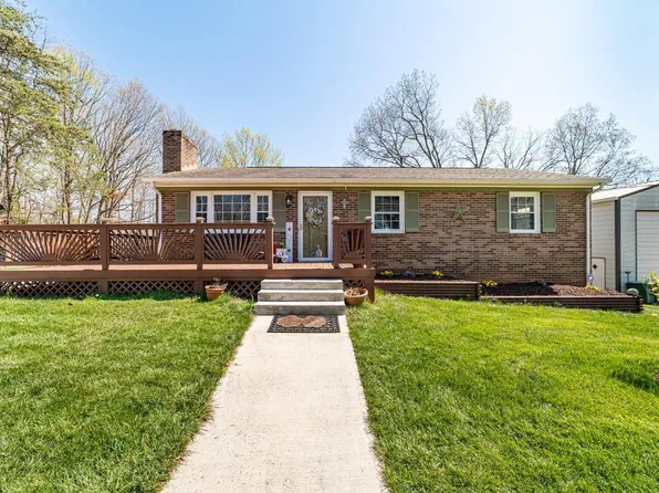 15073 Leesville Rd, Evington, VA 24550