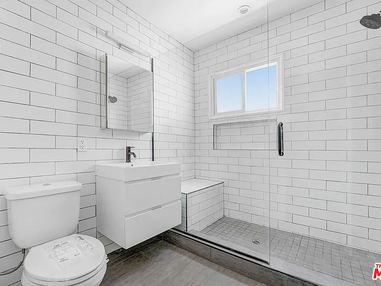 208 S Harvard Blvd #3 — Photo 6