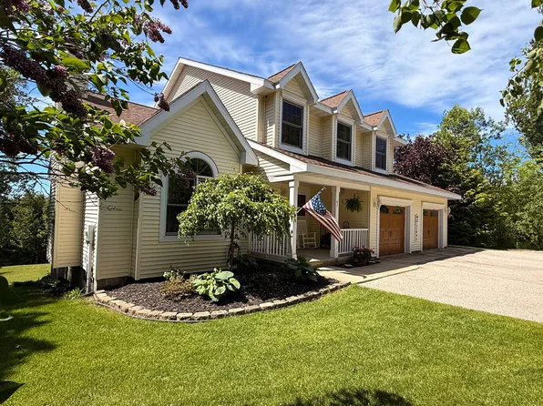 87 W Mackinac Heights Dr, Saint Ignace, MI 49781