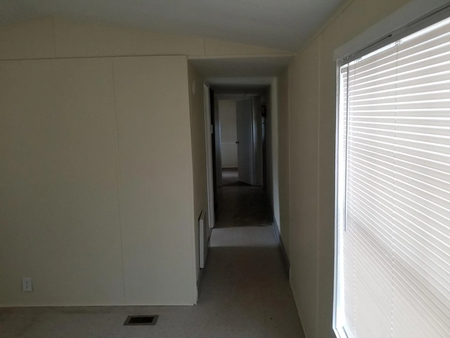 2 bed, 728 sqft, $1,100 — Photo 4