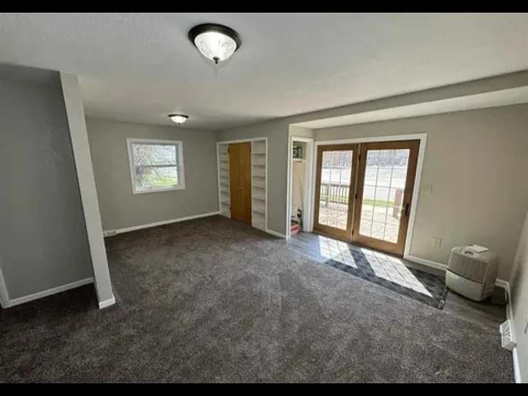 308 1st St NW — Photo 2