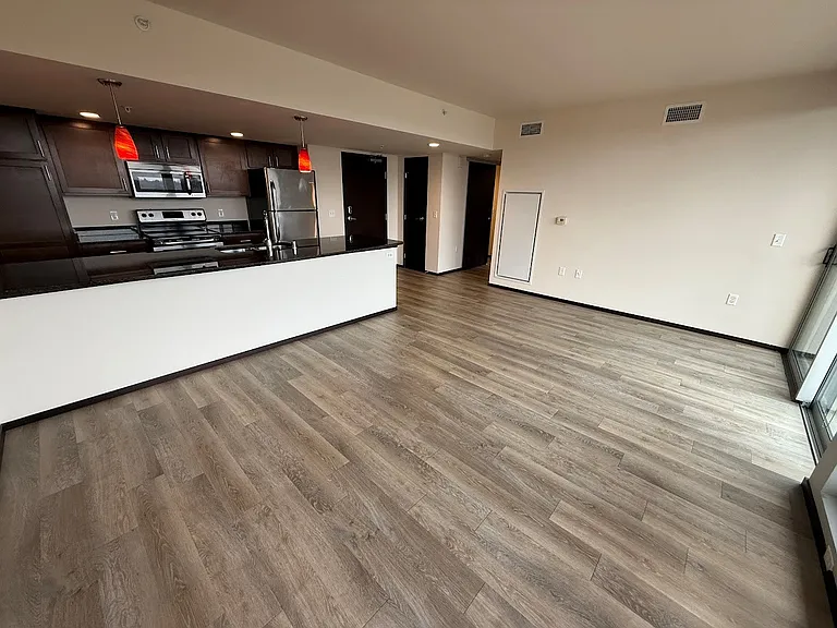Galaxie High Rise Apartments — Photo 27