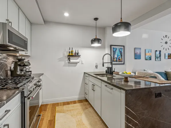 554 4th Avenue image 3 of 26