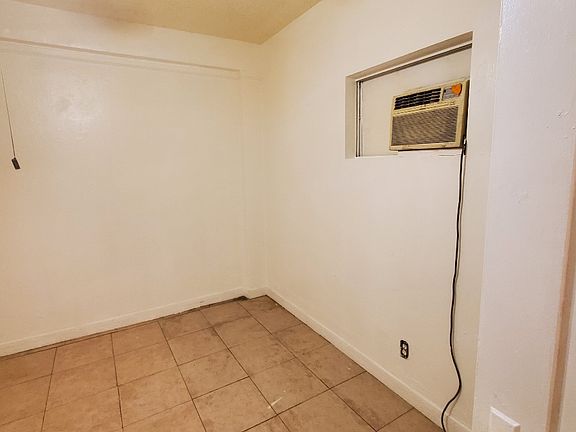 3rd image of 1729 Santee St APT B