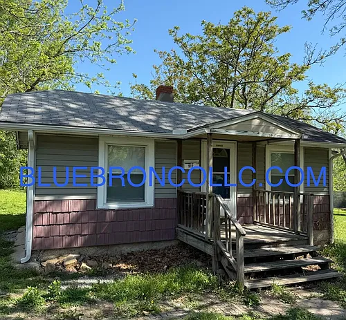 912 E Stone St Photo 1