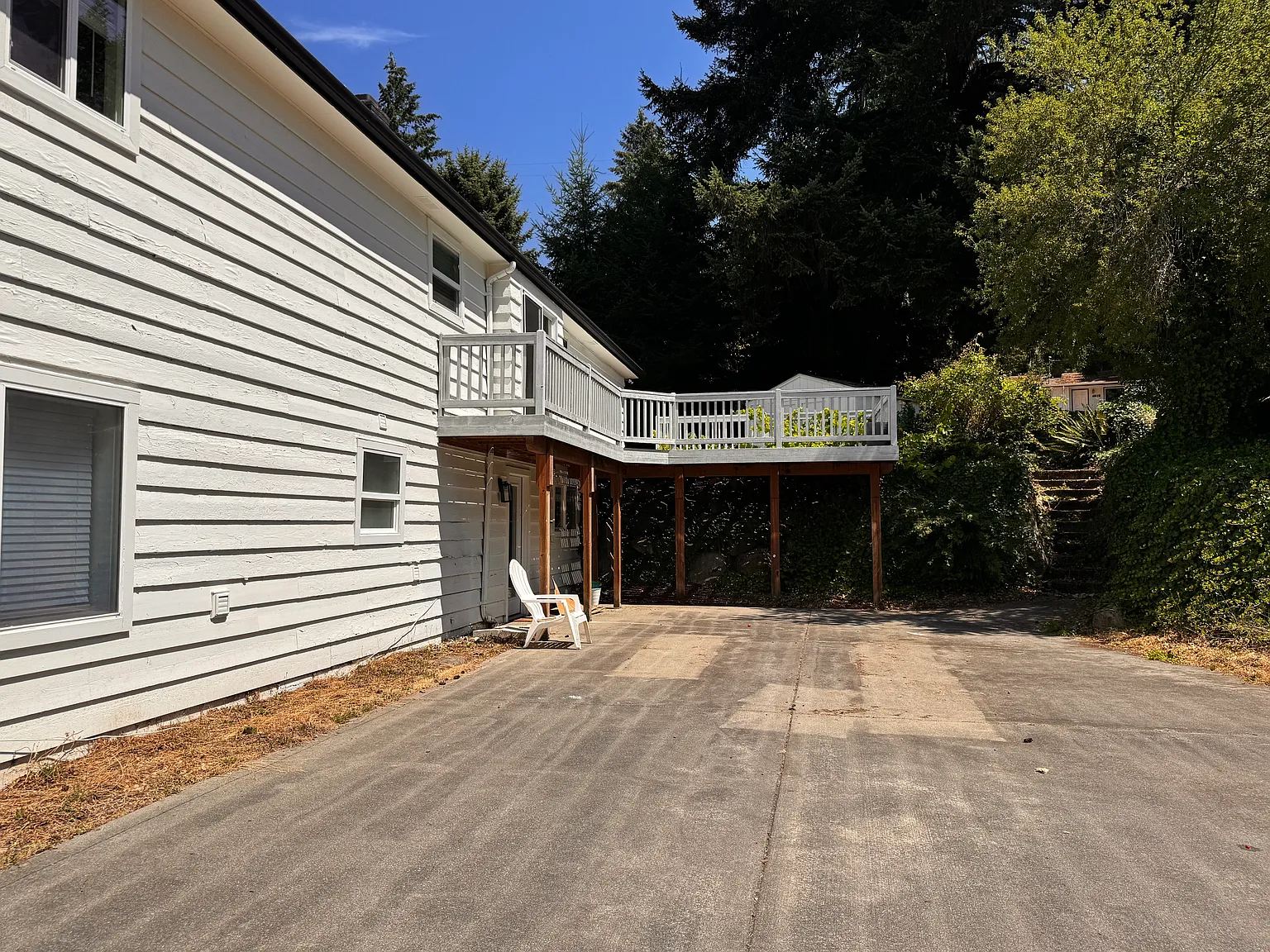 5 bed, 2160 sqft, $3,600 — Photo 4