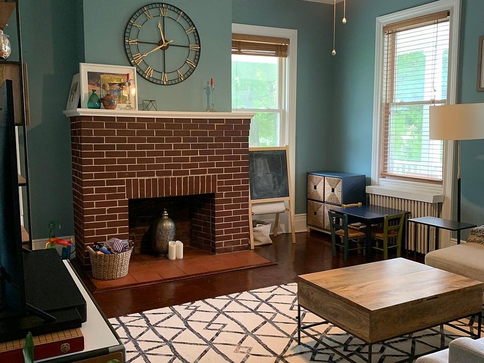 1st image of 98 Hillside Pl #1