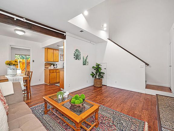 5th image of 1311 Drake Dr APT 1