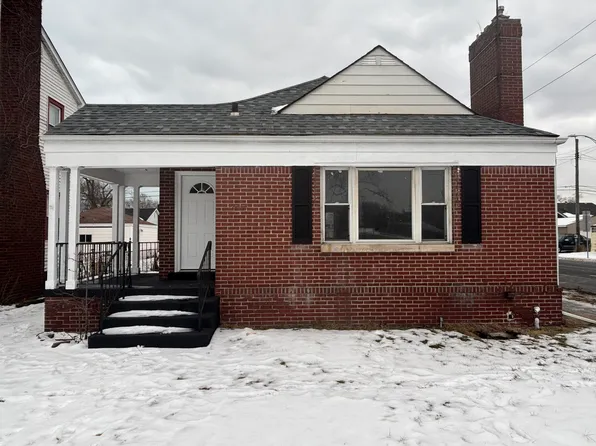 373 Taft Pl, Gary, IN 46404