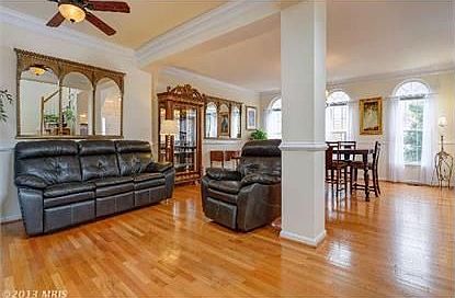 4th image of 43884 Sandburg Sq