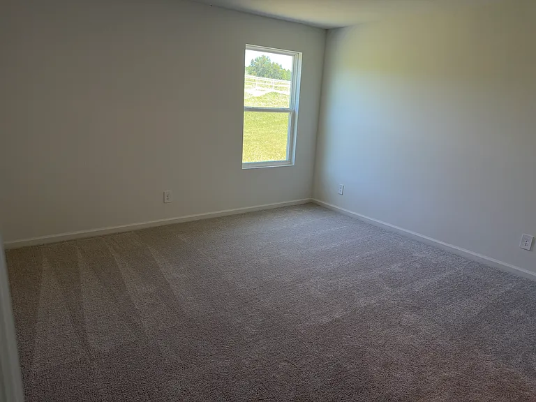 571 Artemis St — Photo 10
