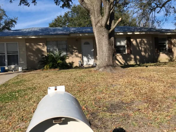 4703 Seminole Dr, Pascagoula, MS 39581