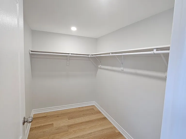 36 Corinne Cres #BASEMEN — Photo 11
