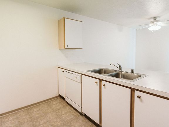 5th image of 3025 S Cook St APT 7