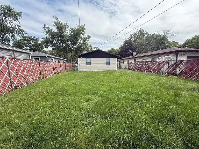 3706 Hoyt Ave — Photo 4