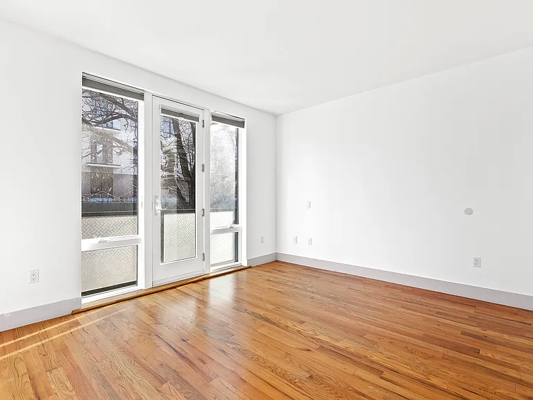 1059 Manhattan Ave #6B — Photo 3