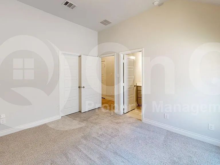 2401 Robin Way — Photo 19