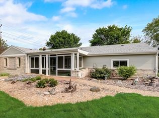 590 W Harrison Rd, Lombard, IL 60148