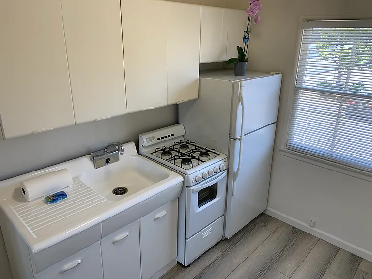 3871 Watseka Ave #14 — Photo 4