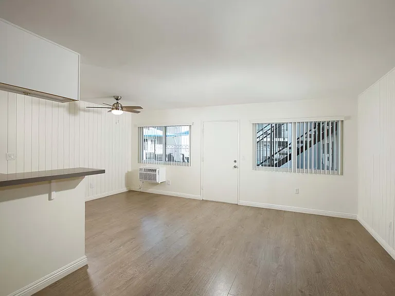 441 W Burchett St — Photo 25