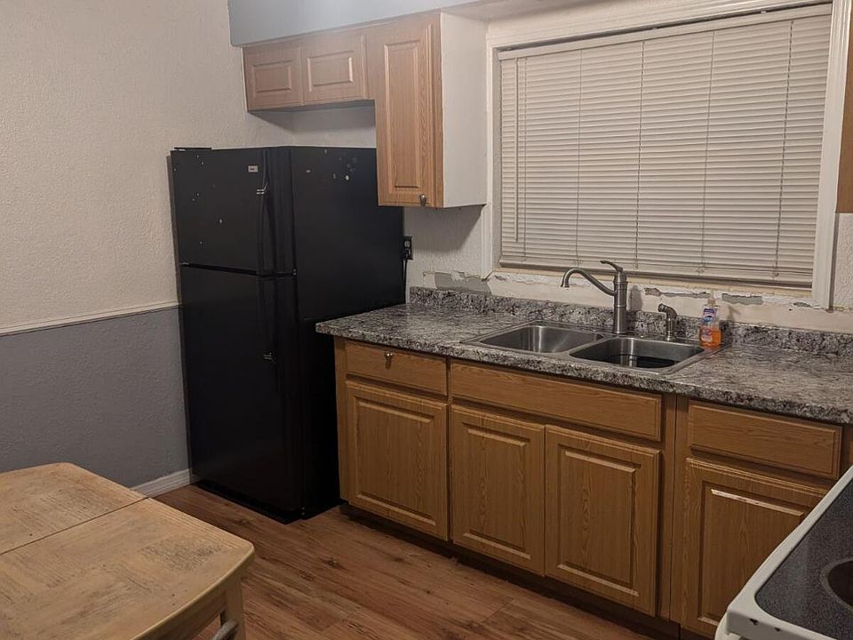 1st image of 1662 Drew St #1