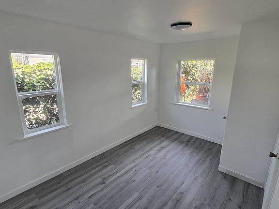 4th image of 77 S Parkwood Ave