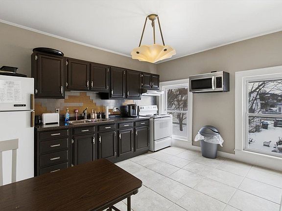 5th image of 307 North Street