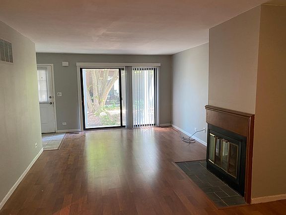 2nd image of 923 Ashbury Ave