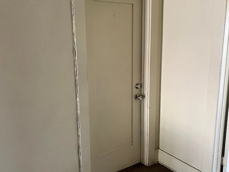 1065 La Cadena — Photo 2