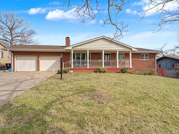 2235 Edgehill Rd, Salina, KS 67401