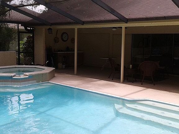 pool/hot tub