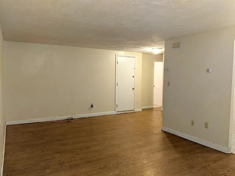 9 Banks St #2 — Photo 15